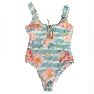 🚨Cupshe scalloped one piece 🏝️